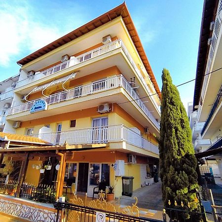 Μαρκονησ Hotel Paralía Екстериор снимка